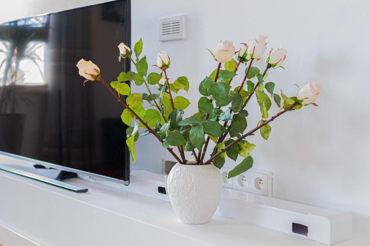Atelier Residence Apartment By Noclegi Renters Warschau Buitenkant foto
